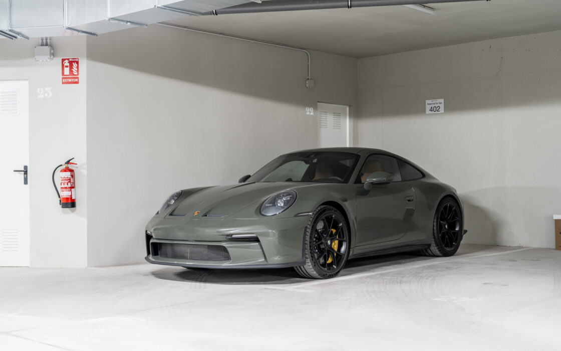 Сучасна 2-кімнатна квартира в Марбельї з терасою