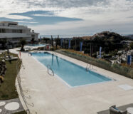 Сучасна 2-кімнатна квартира в Марбельї з терасою