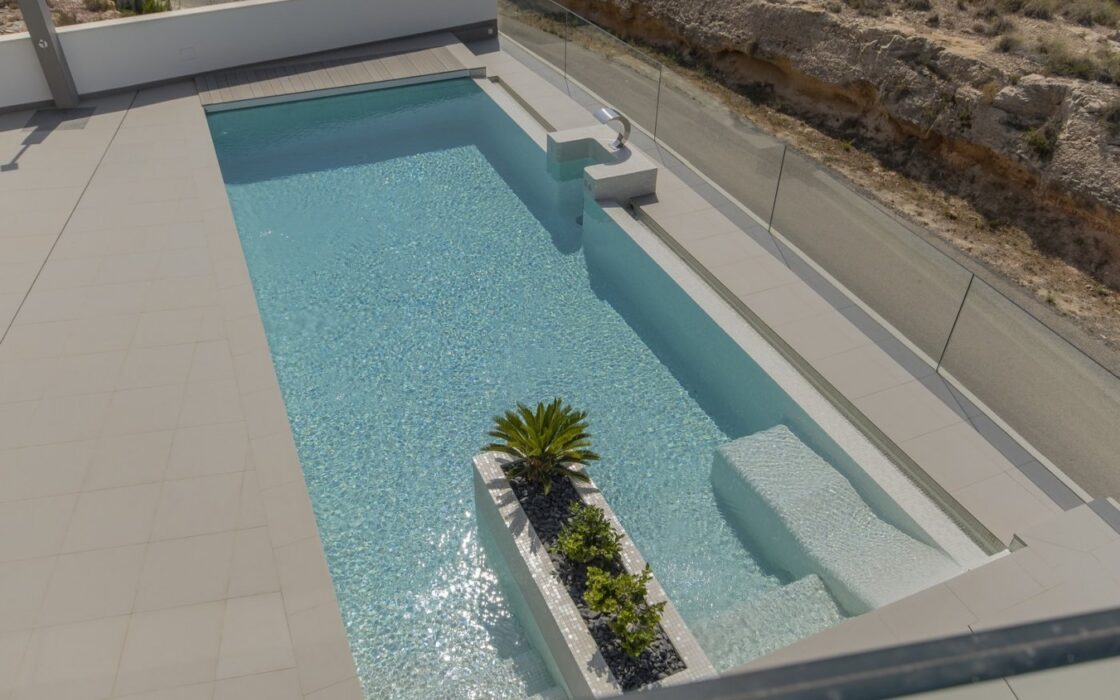 Новые виллы в Кампуморе 250 м от пляжа с бассейном