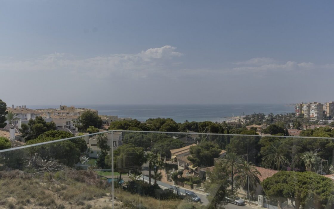 Новые виллы в Кампуморе 250 м от пляжа с бассейном