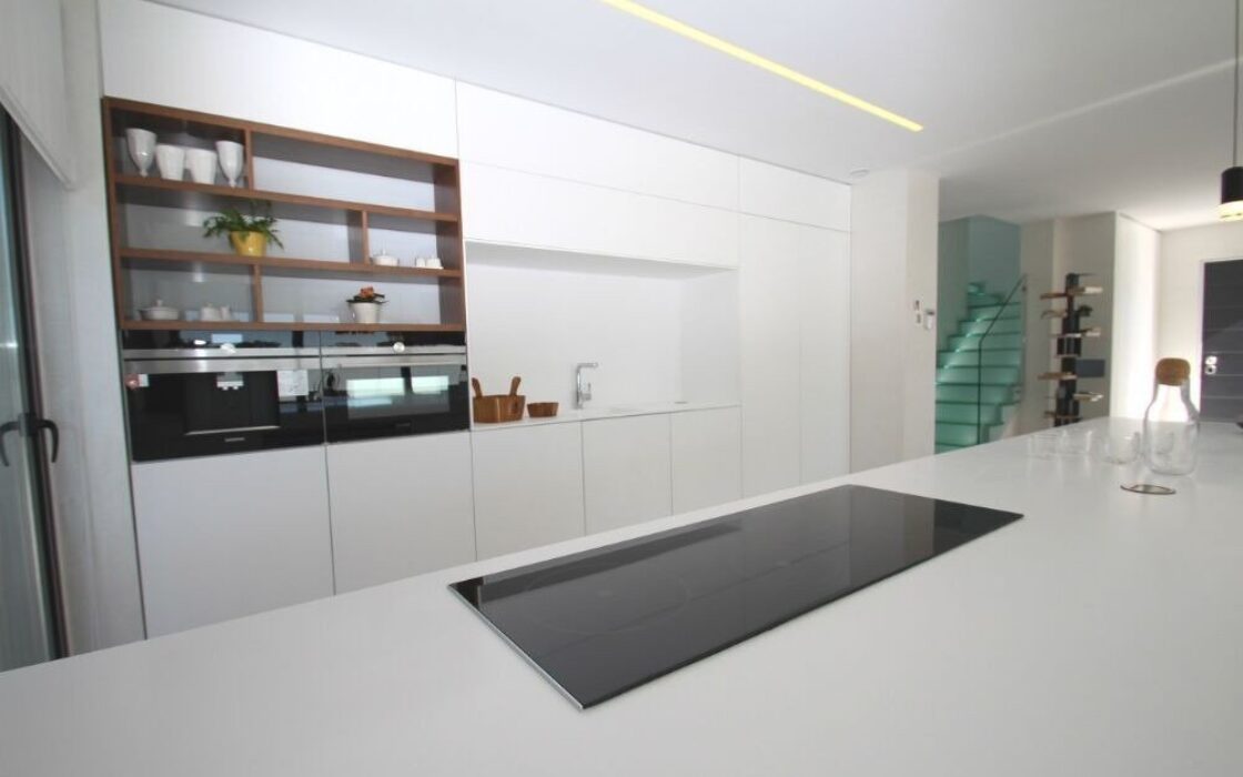 Новые виллы в Кампоаморе всего в 250 м от пляжа