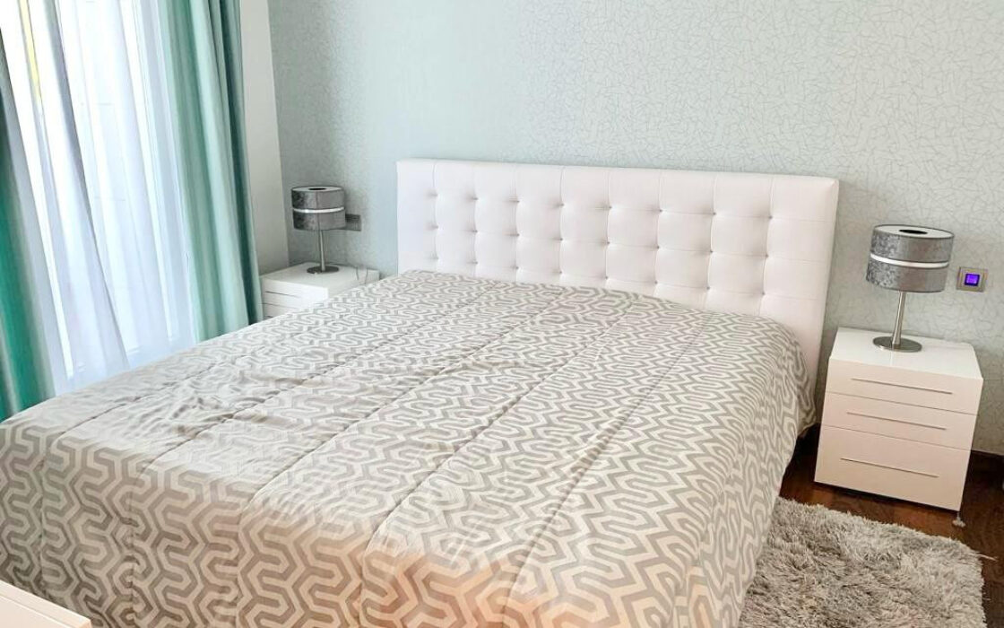 Квартира с частным садом в Сан-Педро-де-Алькантара, 109 кв.м.