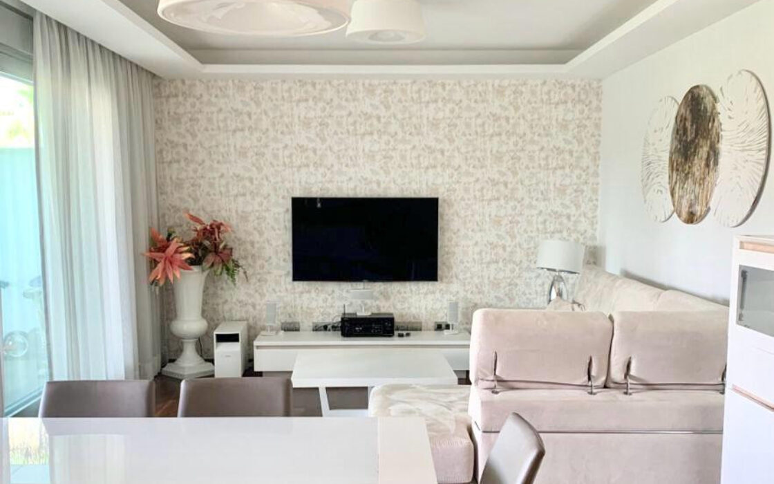 Квартира с частным садом в Сан-Педро-де-Алькантара, 109 кв.м.