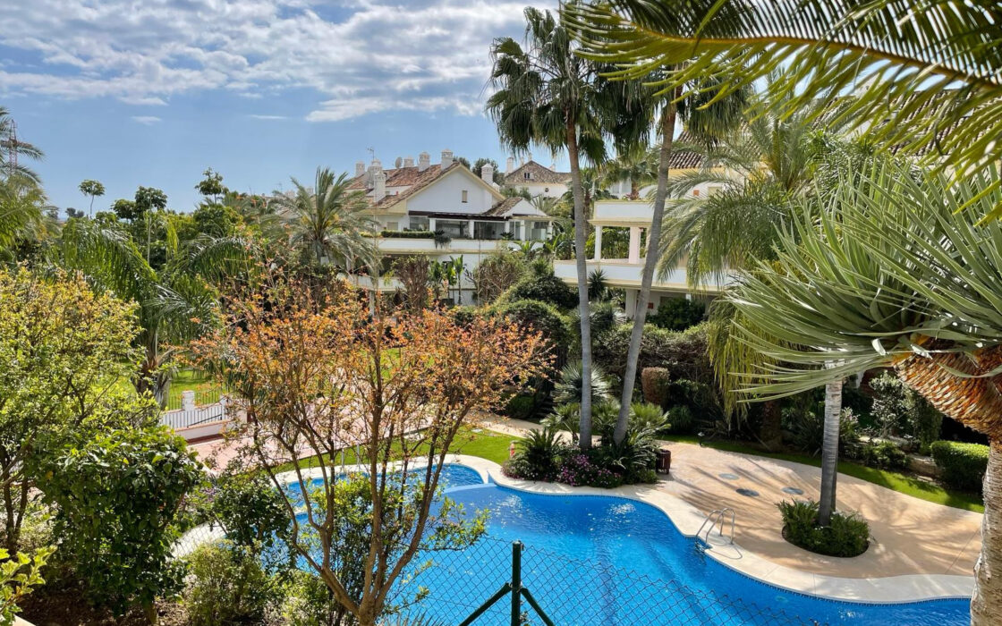 Квартира 175 кв.м с садом на Золотой Миле у моря