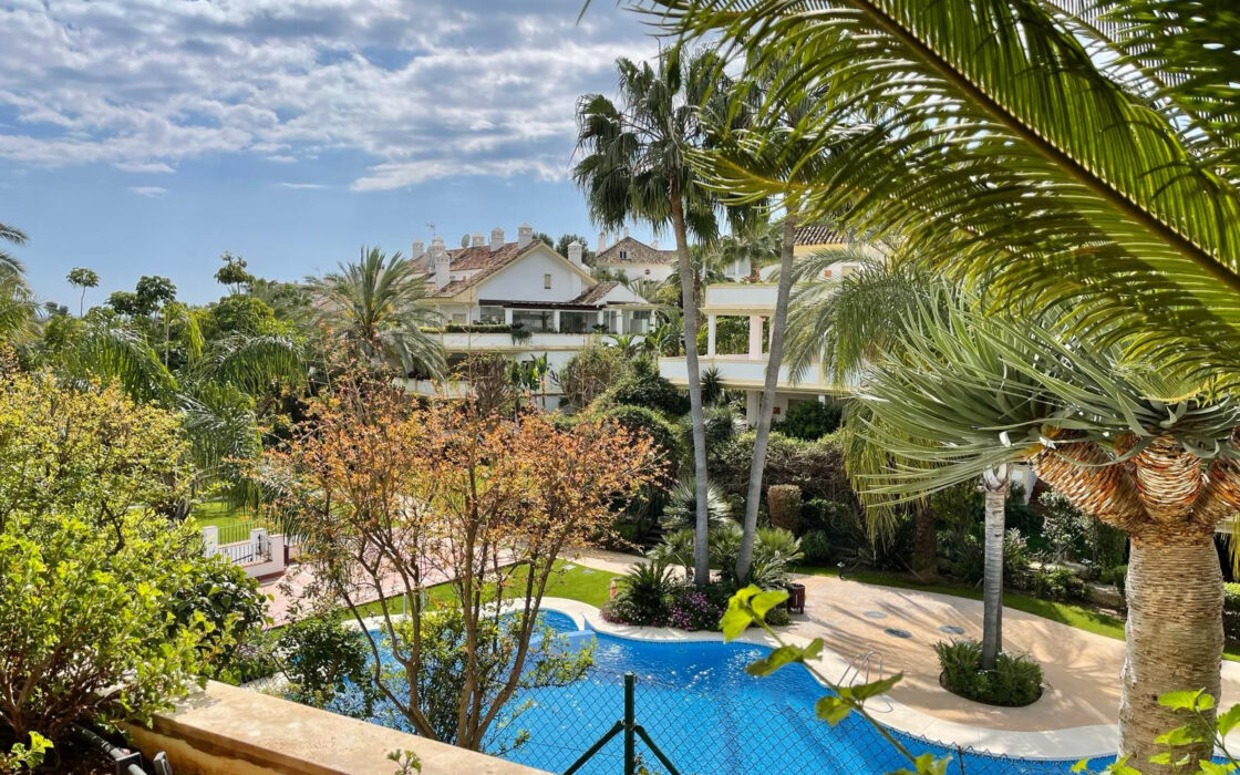 Квартира 175 кв.м с садом на Золотой Миле у моря