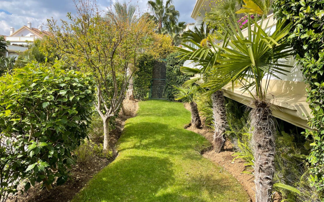 Квартира 175 кв.м с садом на Золотой Миле у моря