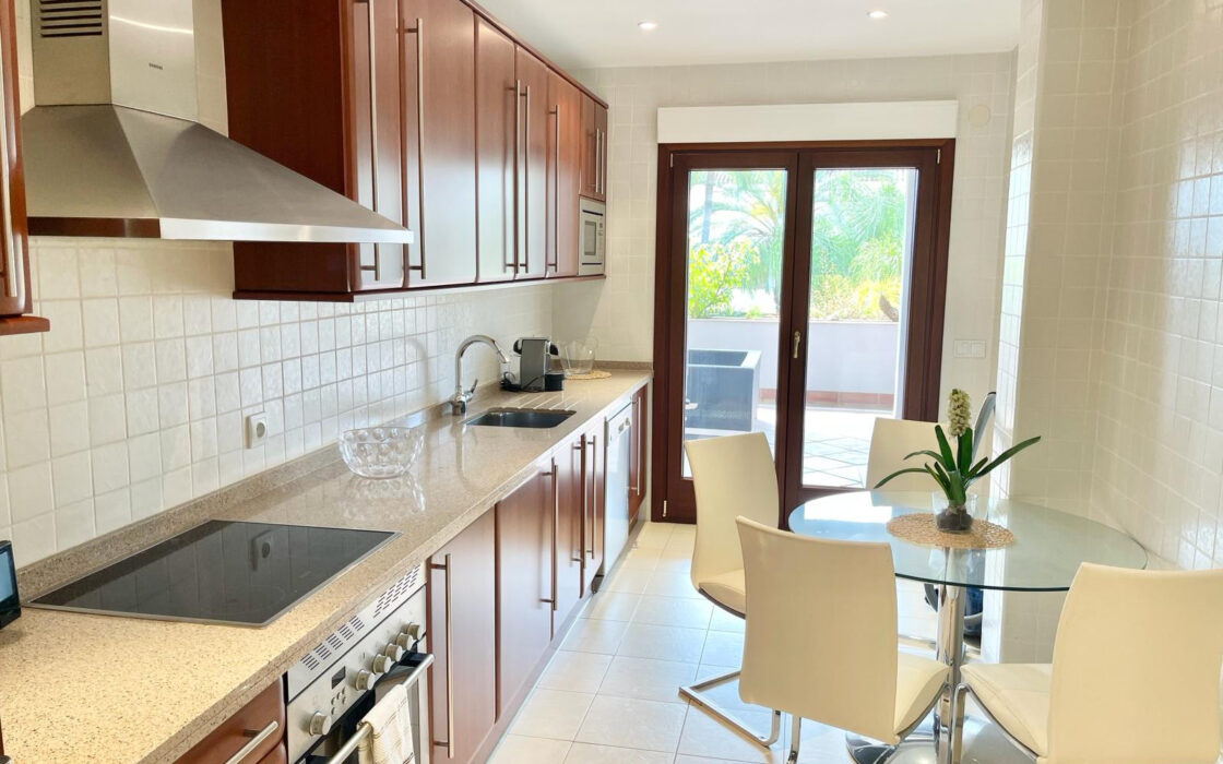 Квартира 175 кв.м с садом на Золотой Миле у моря