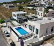 Новые виллы с террасой в Полопе, 3 спальни, 400 кв.м