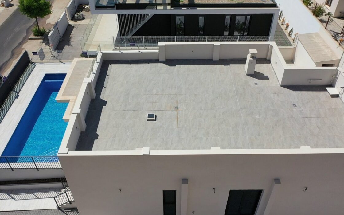 Новые виллы с террасой в Полопе, 3 спальни, 400 кв.м