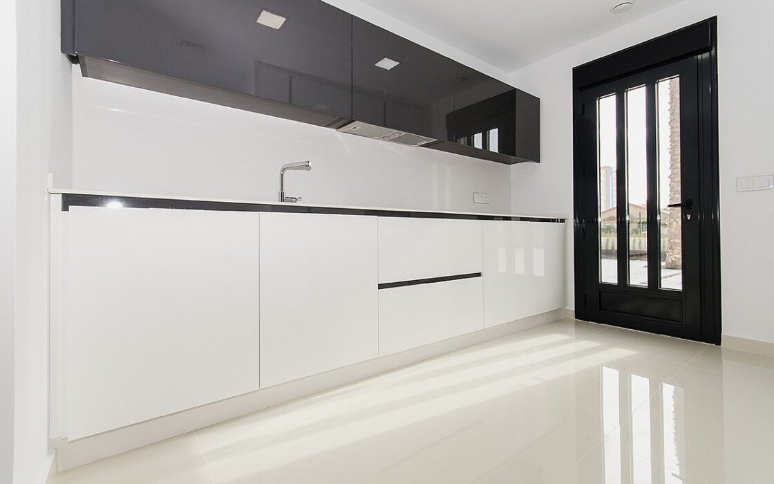 Нова вілла в Playa Honda з басейном 1 км від моря