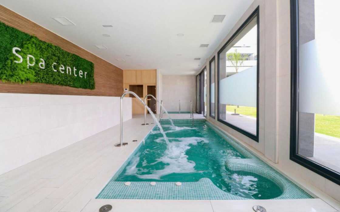 Квартира с террасой в Михас Коста, 105 кв.м, море рядом