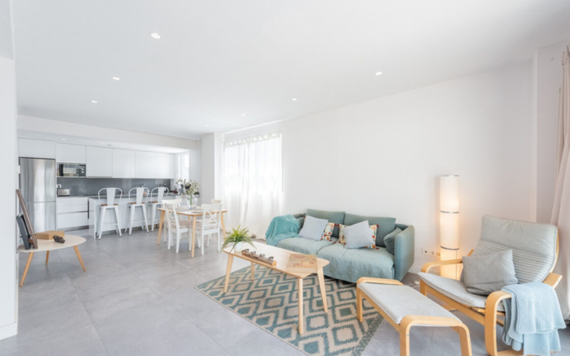 Квартира с террасой в Михас Коста, 105 кв.м, море рядом