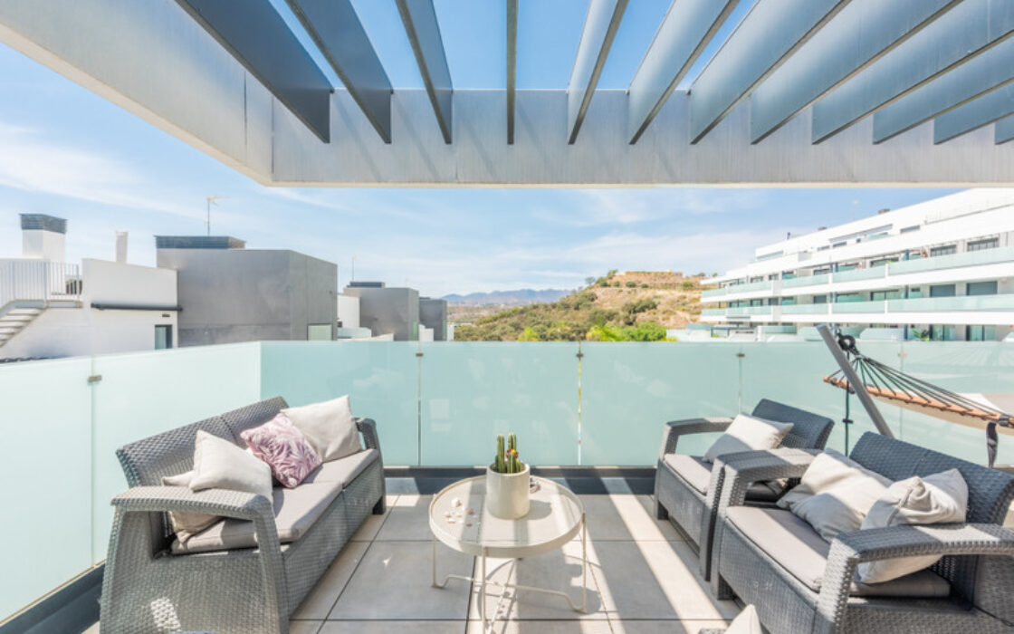 Квартира с террасой в Михас Коста, 105 кв.м, море рядом