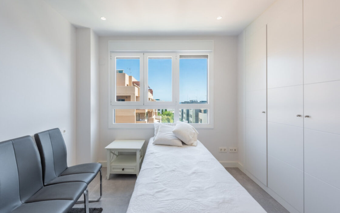 Квартира с террасой в Михас Коста, 105 кв.м, море рядом