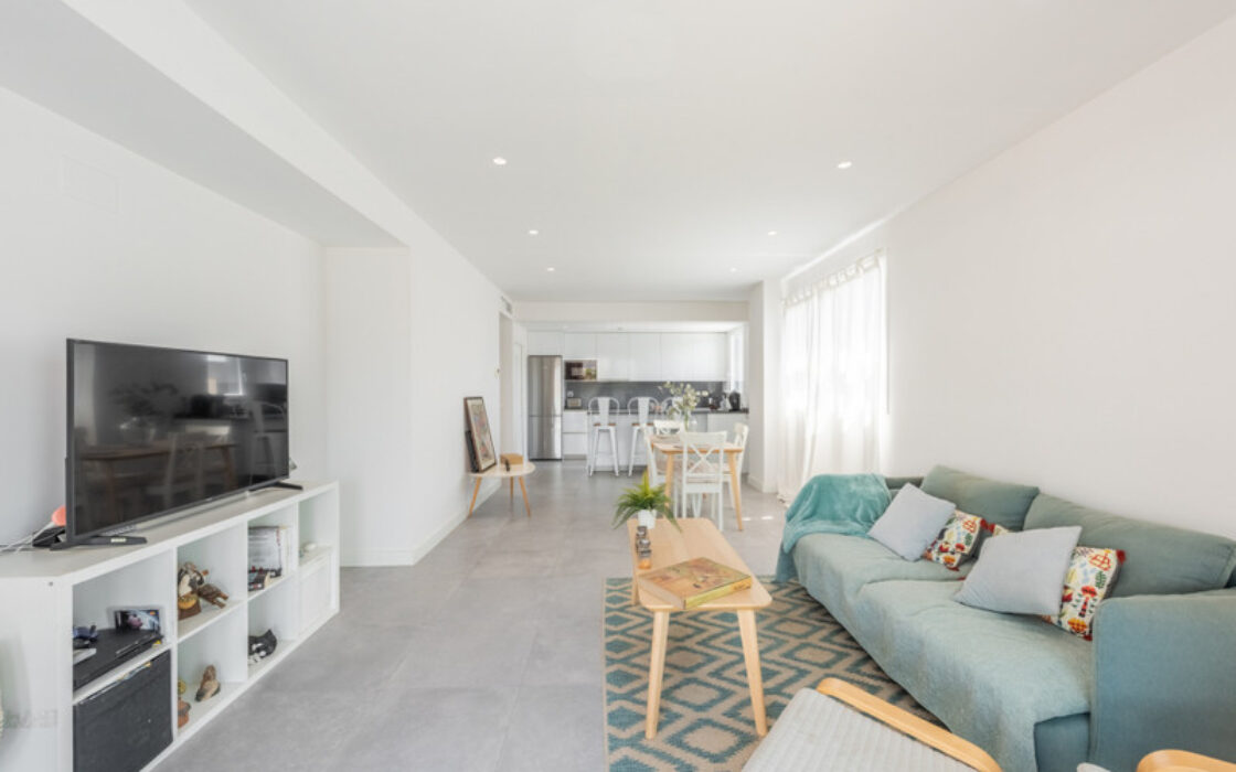 Квартира с террасой в Михас Коста, 105 кв.м, море рядом