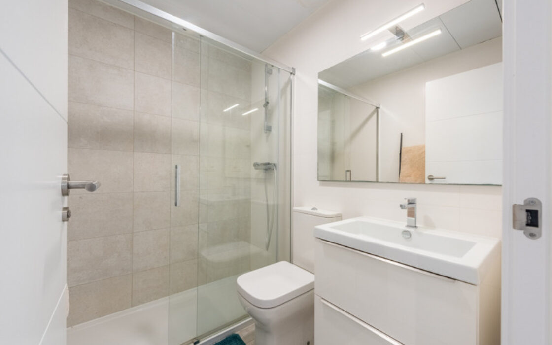 Квартира с террасой в Михас Коста, 105 кв.м, море рядом