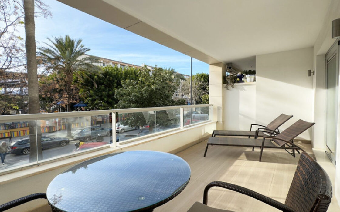 Квартира с террасой в Сан Педро де Алькантара 106 кв.м