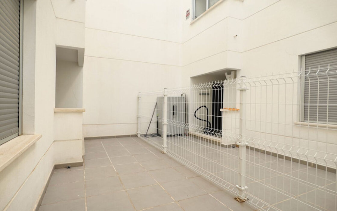 Квартира с террасой в Сан Педро де Алькантара 106 кв.м