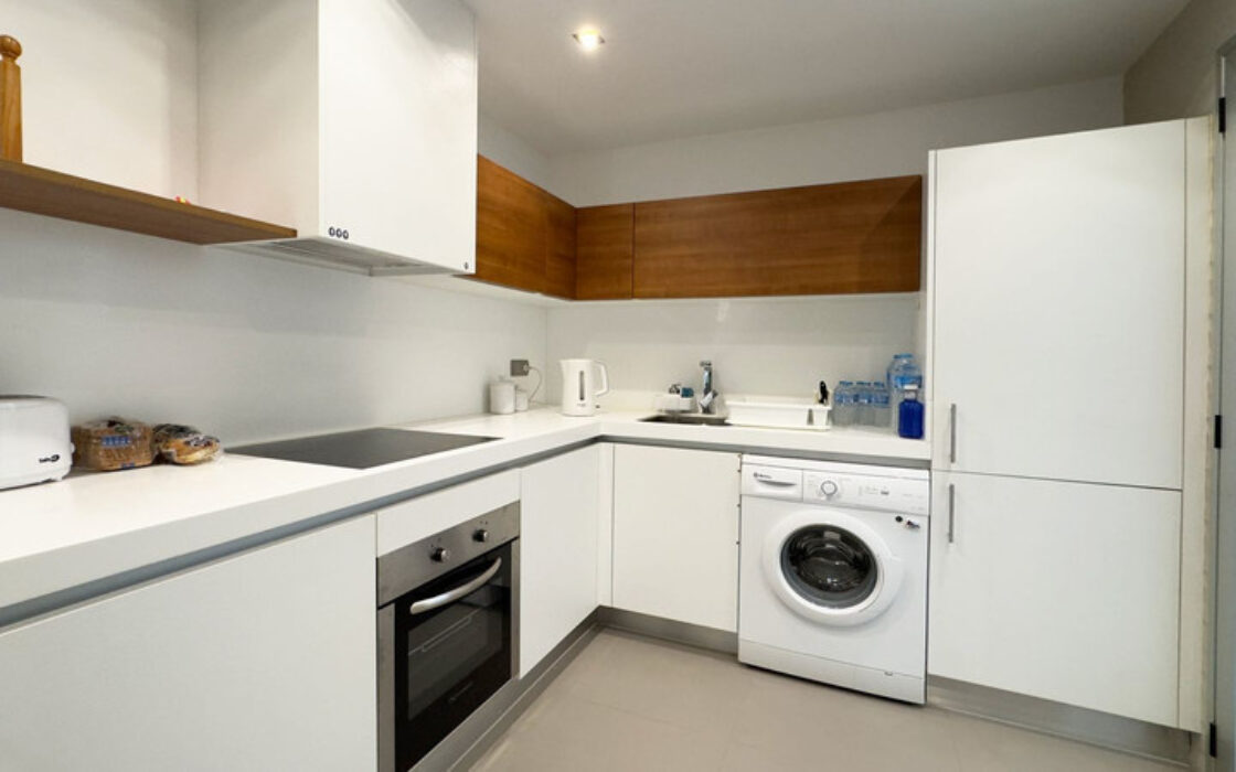 Квартира с террасой в Сан Педро де Алькантара 106 кв.м