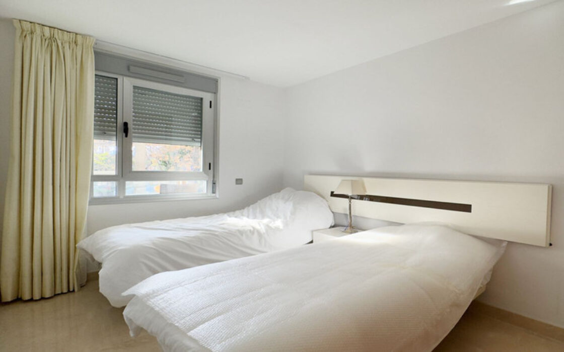 Квартира с террасой в Сан Педро де Алькантара 106 кв.м