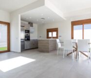 Будинок біля моря в Торрев’єсі з терасою та приватним басейном