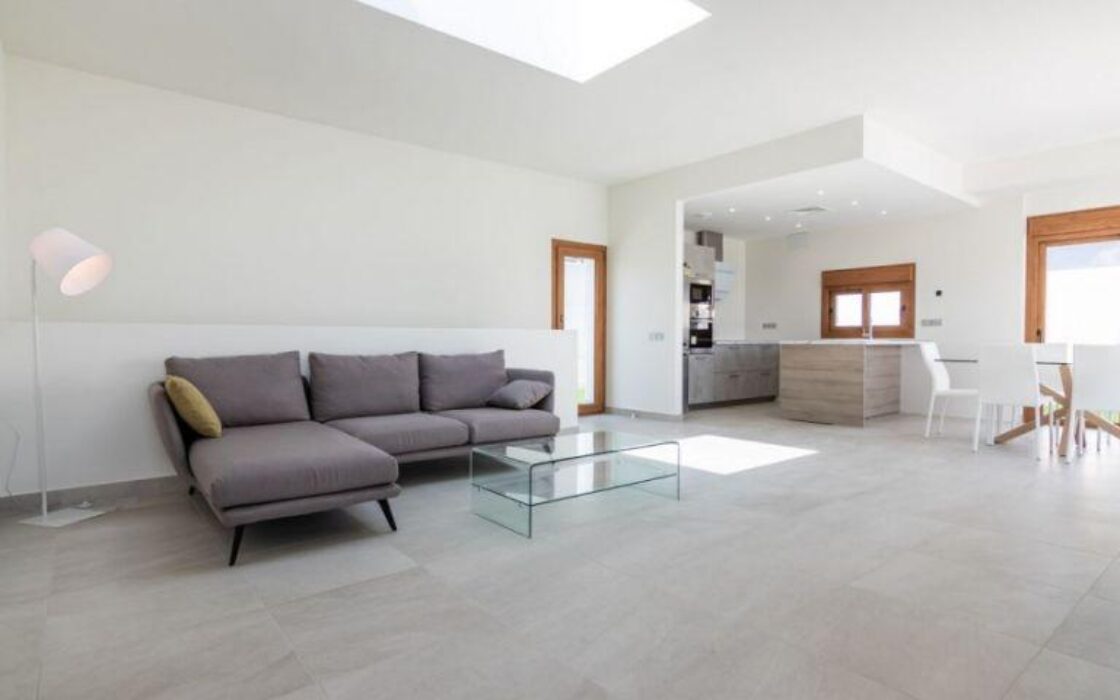 Будинок біля моря в Торрев’єсі з терасою та приватним басейном