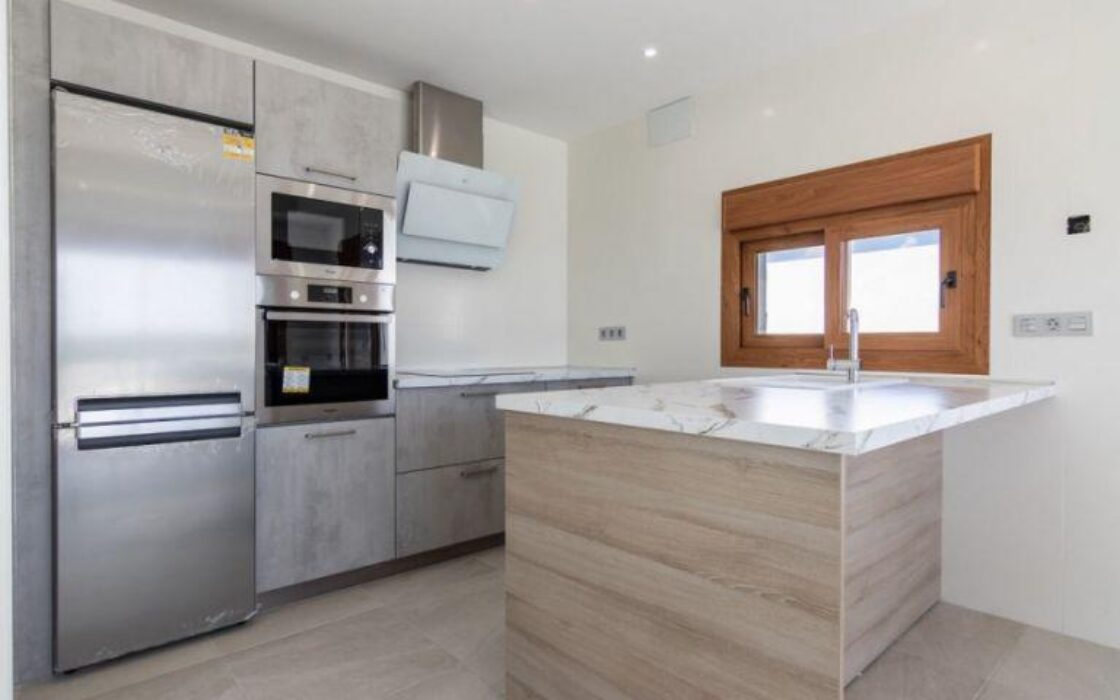 Будинок біля моря в Торрев’єсі з терасою та приватним басейном