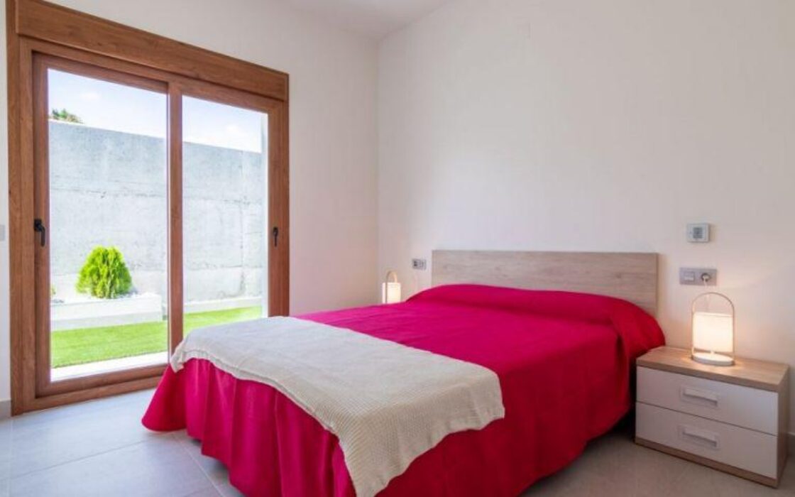 Будинок біля моря в Торрев’єсі з терасою та приватним басейном