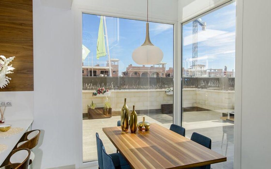 Вилла с частным бассейном в Сьюдад-Кесаде 101 кв.м