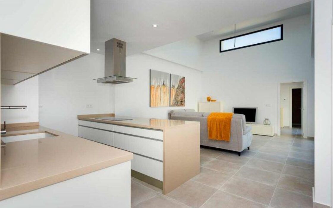 Дом в Дайя Нуэва с бассейном, 3 спальни, терраса 18 кв.м