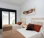 Дом в Дайя Нуэва с бассейном, 3 спальни, терраса 18 кв.м