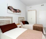 Дом в Дайя Нуэва с бассейном, 3 спальни, терраса 18 кв.м