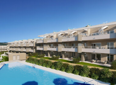 Квартира 2 спальни в Эстепоне с террасой у гольф-поля