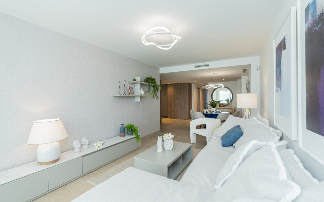 Квартира 2 спальни в Эстепоне с террасой у гольф-поля