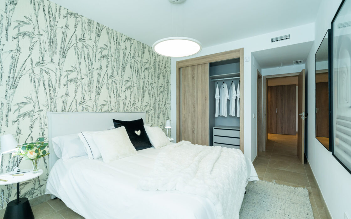 Квартира 2 спальни в Эстепоне с террасой у гольф-поля