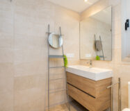 Квартира 2 спальни в Эстепоне с террасой у гольф-поля