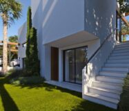 Новые виллы с бассейном в 2 минутах от пляжа Агуамарина