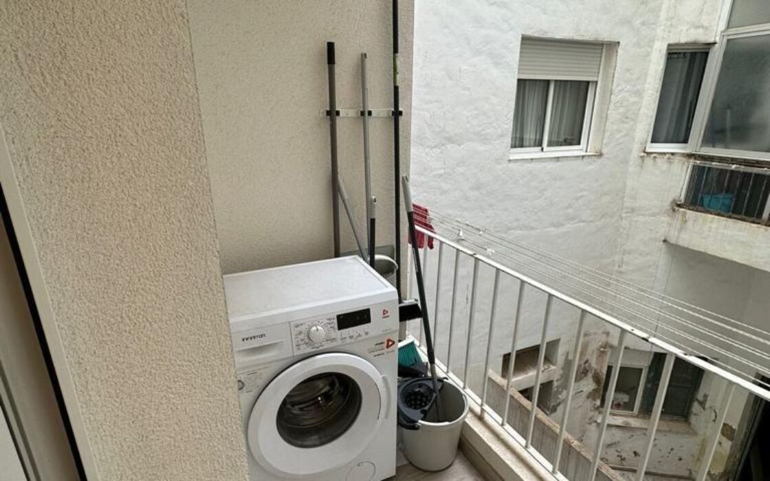 Апартаменти в Аликанті 101 кв.м з терасою в Carolinas Bajas