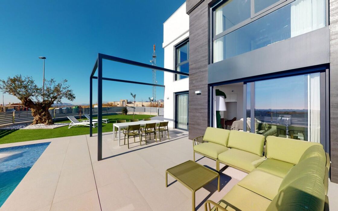 Автономні вілли біля моря в Аліканті з басейном 118 кв.м