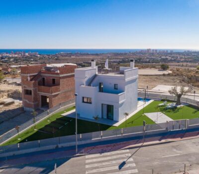 Автономні вілли біля моря в Аліканті з басейном 118 кв.м