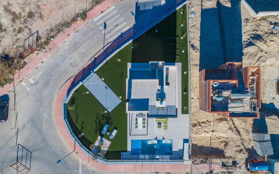 Автономні вілли біля моря в Аліканті з басейном 118 кв.м