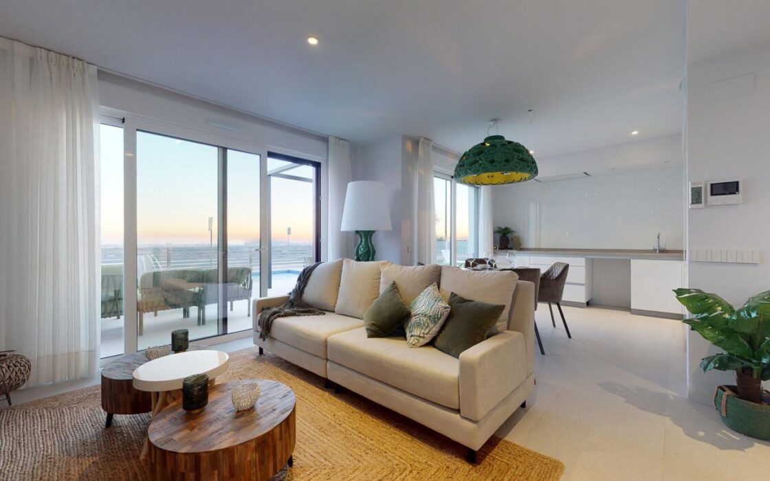 Автономні вілли біля моря в Аліканті з басейном 118 кв.м