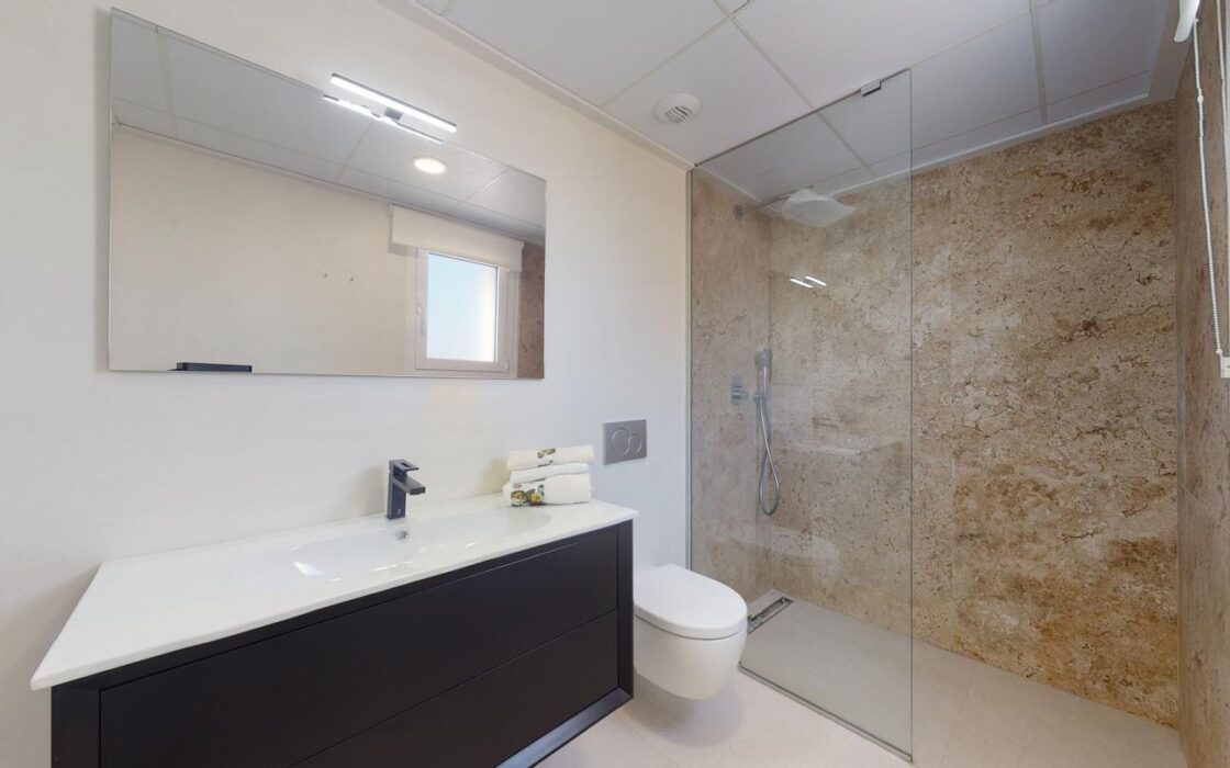 Автономні вілли біля моря в Аліканті з басейном 118 кв.м