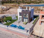 Автономні вілли біля моря в Аліканті з басейном 118 кв.м