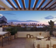 Квартири з 2-3 спальнями біля моря в Кальпе з терасою