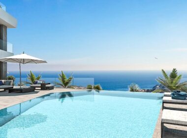 Нові вілли в Кальпе з видом на море та терасою 410 кв.м