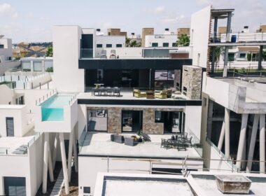 Дизайнерська вілла 250 кв.м з видом на море в Рохалесі