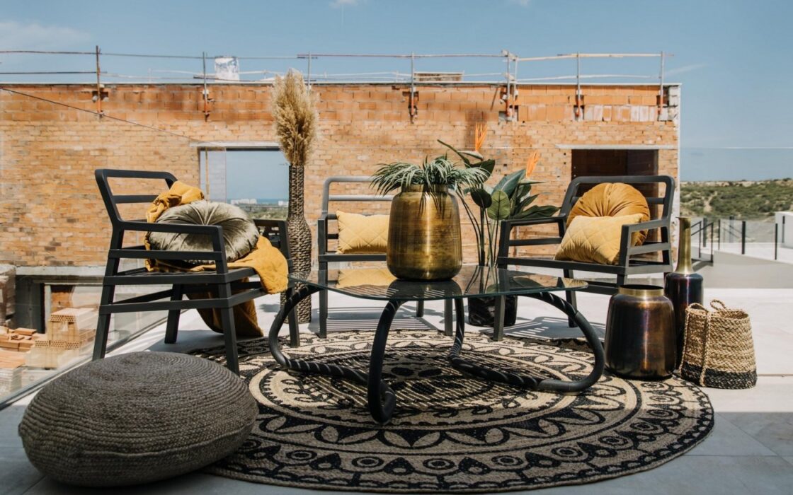 Дизайнерская вилла 250 кв.м с видом на море в Рохалесе