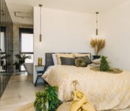 Дизайнерская вилла 250 кв.м с видом на море в Рохалесе