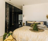 Дизайнерская вилла 250 кв.м с видом на море в Рохалесе